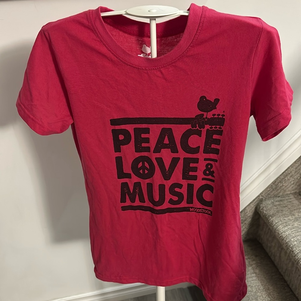 Woodstock size s t-shirt in pink